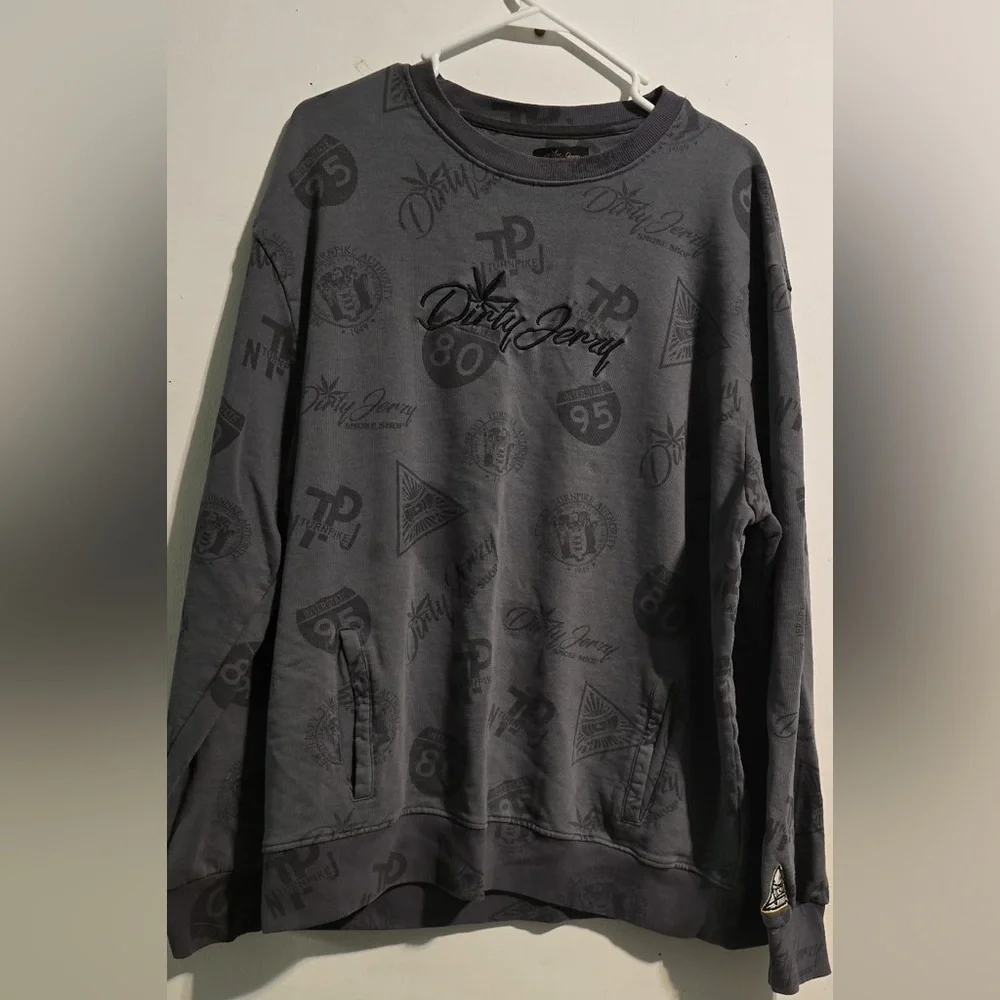Gray Crewneck Sweater with Classic Design